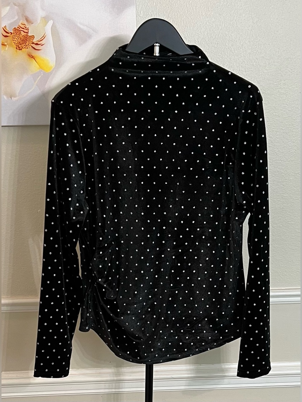 Women's Black Rhinestone-Embellished Velvet Long Sleeve Top! Size XL.